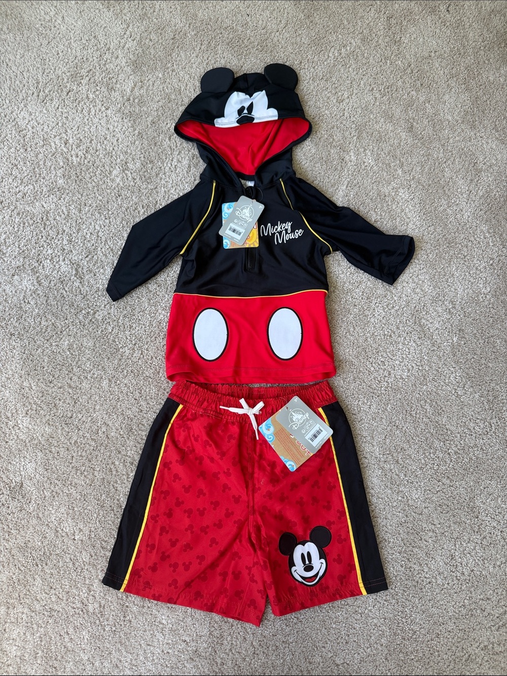 NWT Disney Mickey Mouse Hooded Swim Trunks and Rashguard 2 Piece Set size 5/6